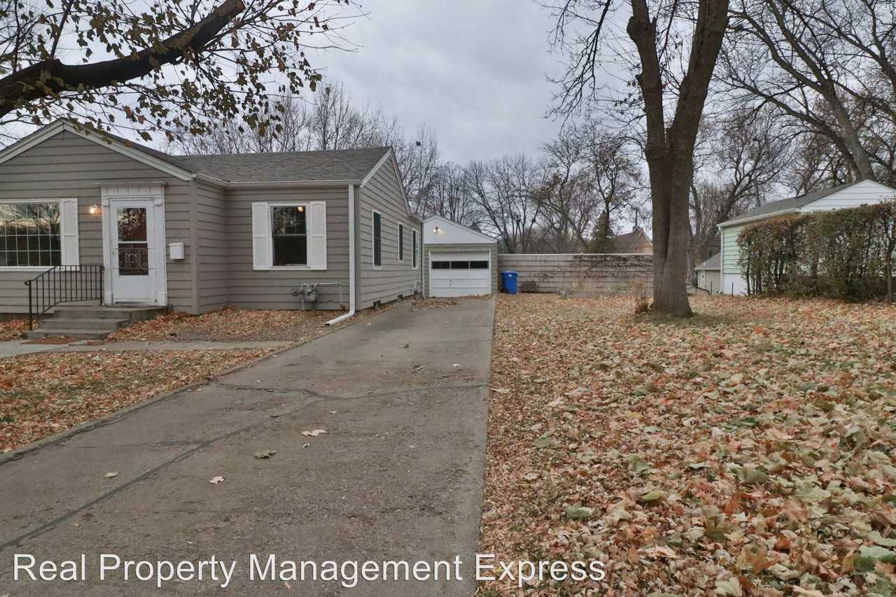 2307 S Euclid Ave - Photo 2 of 20