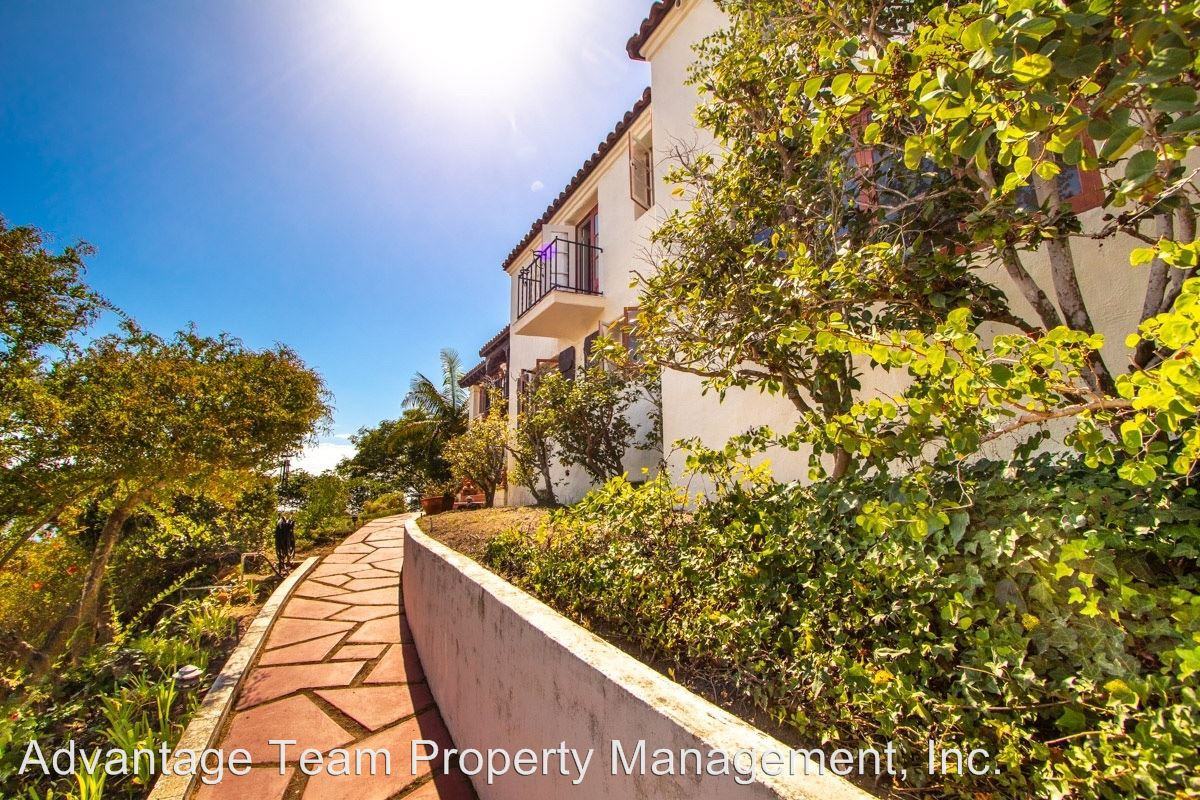 408 La Crescentia Dr - Photo 2 of 50