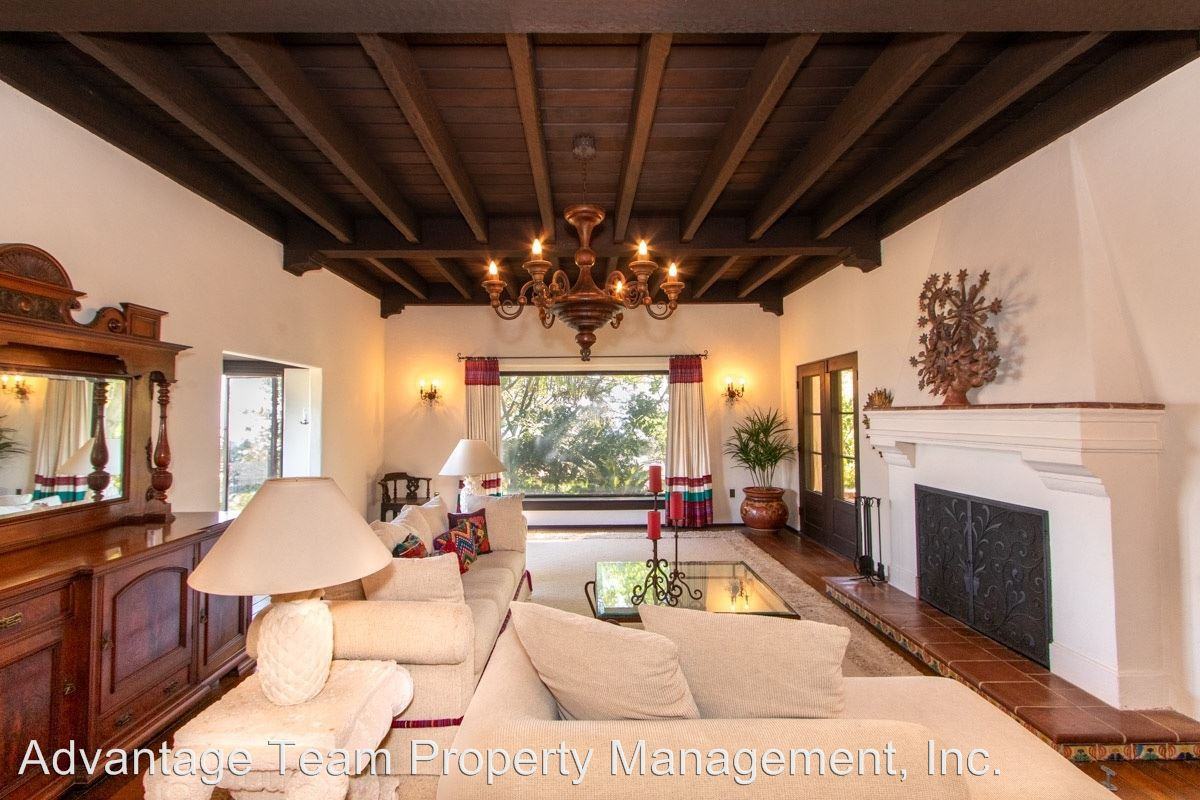 408 La Crescentia Dr - Photo 3 of 50