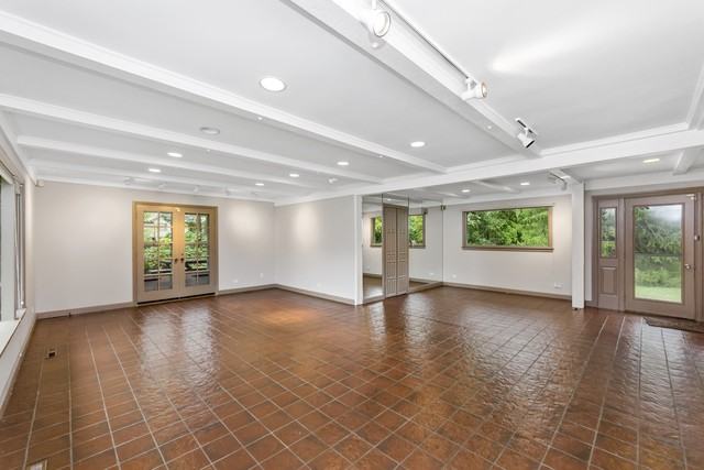 2069 Old Willow Rd - Photo 2 of 18