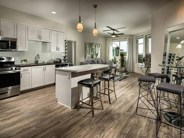 418 North Main Street - Photo 5 of 40