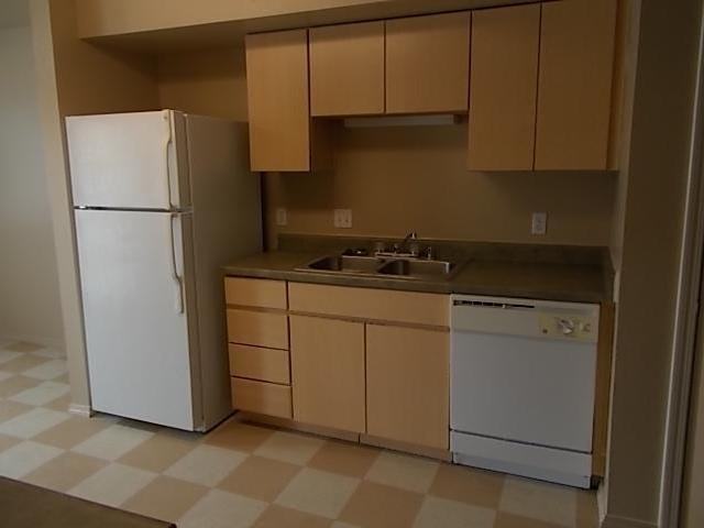 717 Ruth Ln - Photo 2 of 11