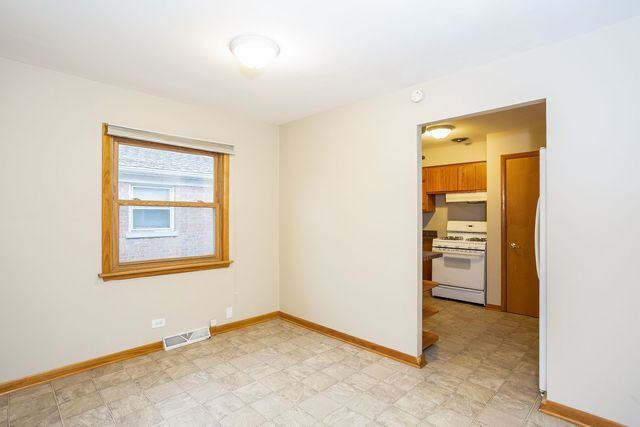 2820 W 102nd St - Photo 3 of 13