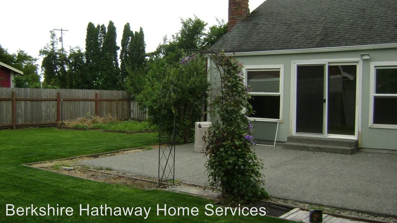 4915 Parker Rd E - Photo 2 of 12