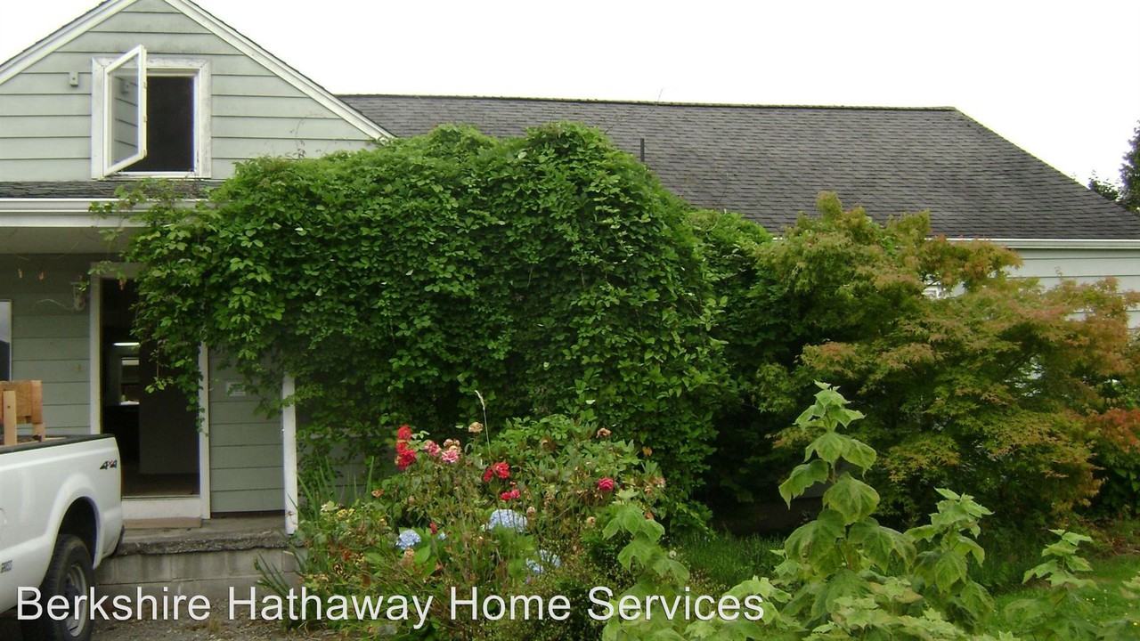 4915 Parker Rd E - Photo 3 of 12