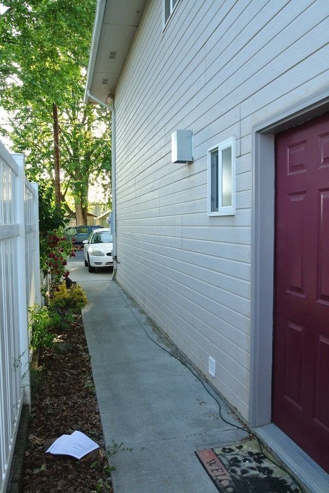 619 Southeast Birch Avenue - Photo 2 of 8