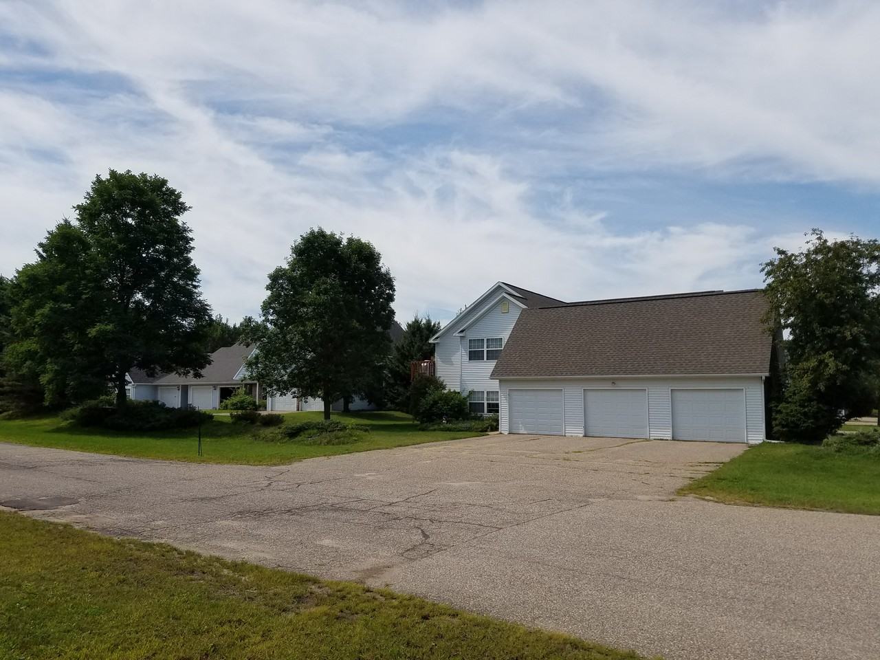 1421 River View Avenue #1419, 1417 - Photo 3 of 32