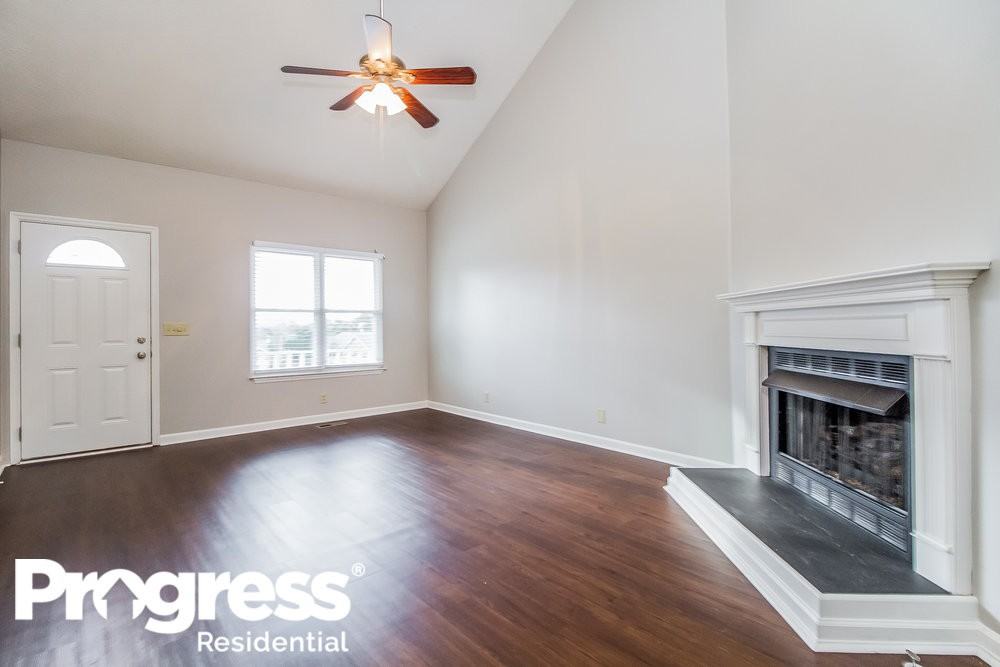 1208 Crestfield Dr - Photo 3 of 16