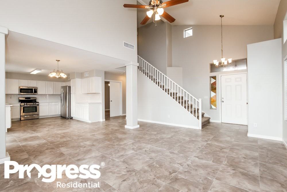 10971 W Elm Ln - Photo 3 of 15