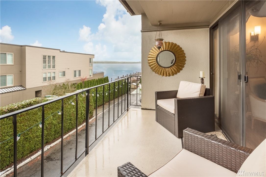 6401 Lake Washington Blvd NE - Photo 3 of 21