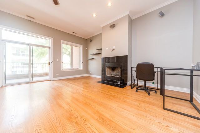 842 N California Ave #1 - Photo 3 of 26