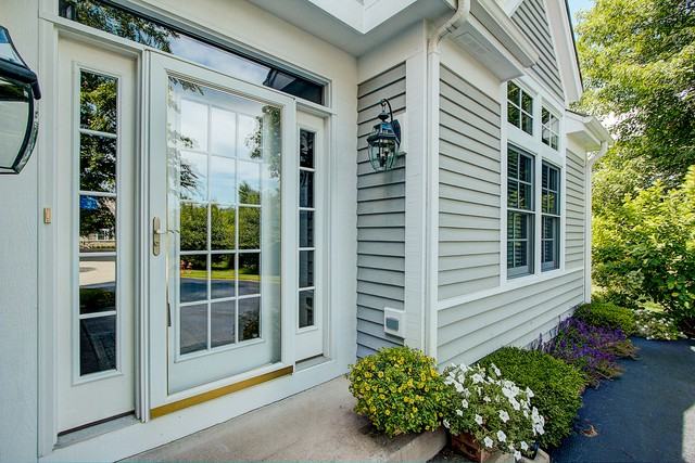 30 S Canterbury Ct - Photo 3 of 36