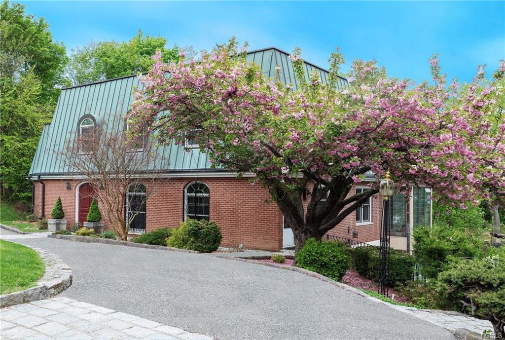 200 Clinton Ave - Photo 2 of 27