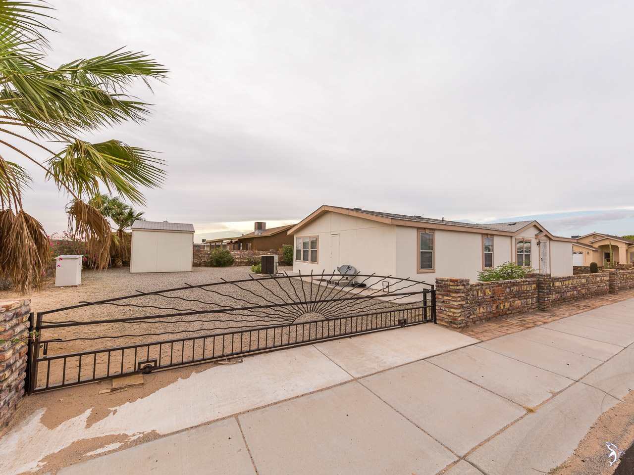 9747 E 38th Ln - Photo 2 of 15