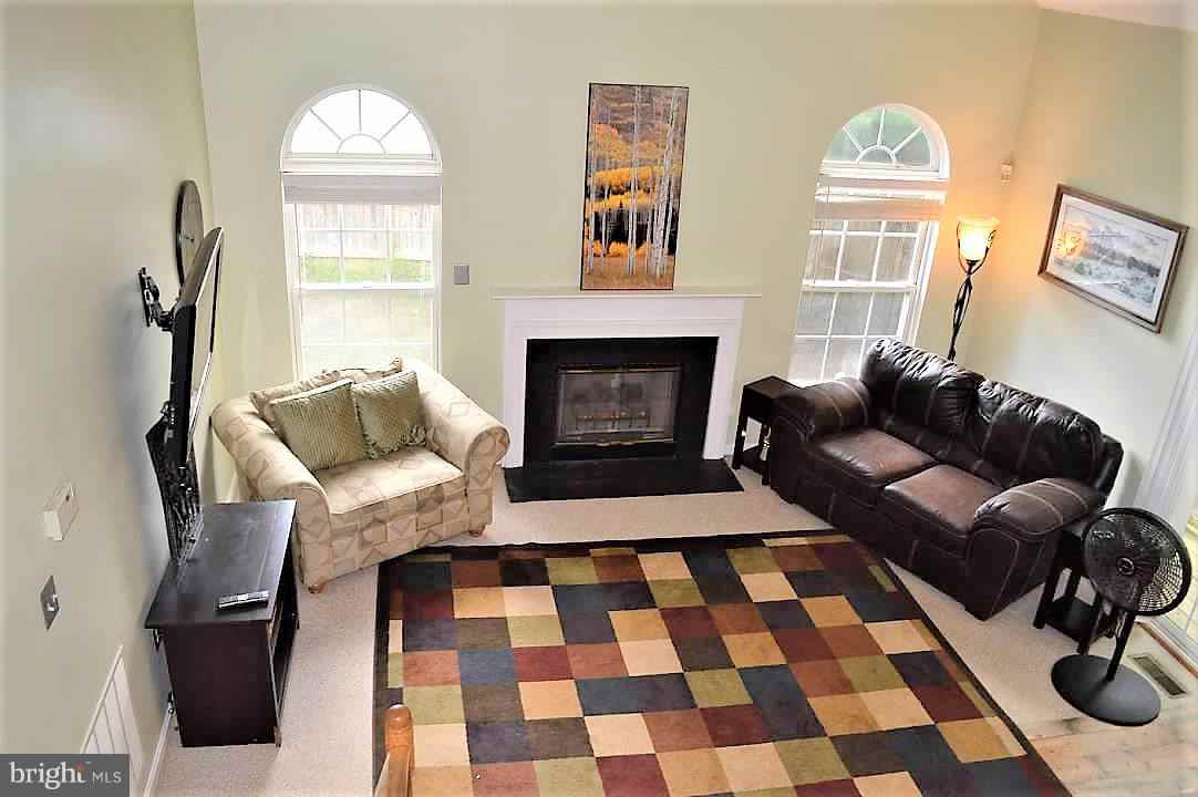 6109 Oust Ln - Photo 3 of 6