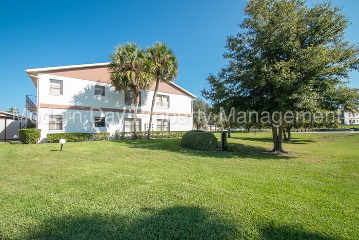 6420 River Run Blvd - Photo 2 of 32