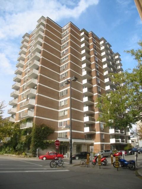 3505 Rue Sainte Famille