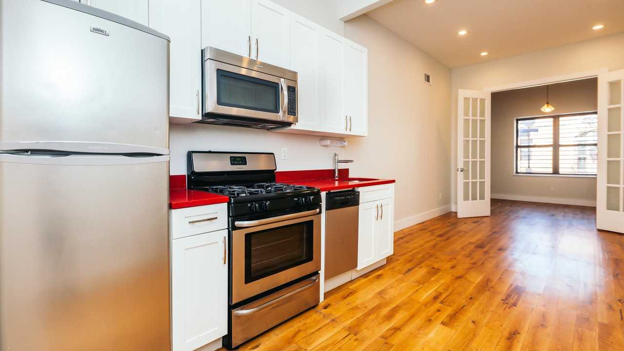 186 Wilson Avenue #2l