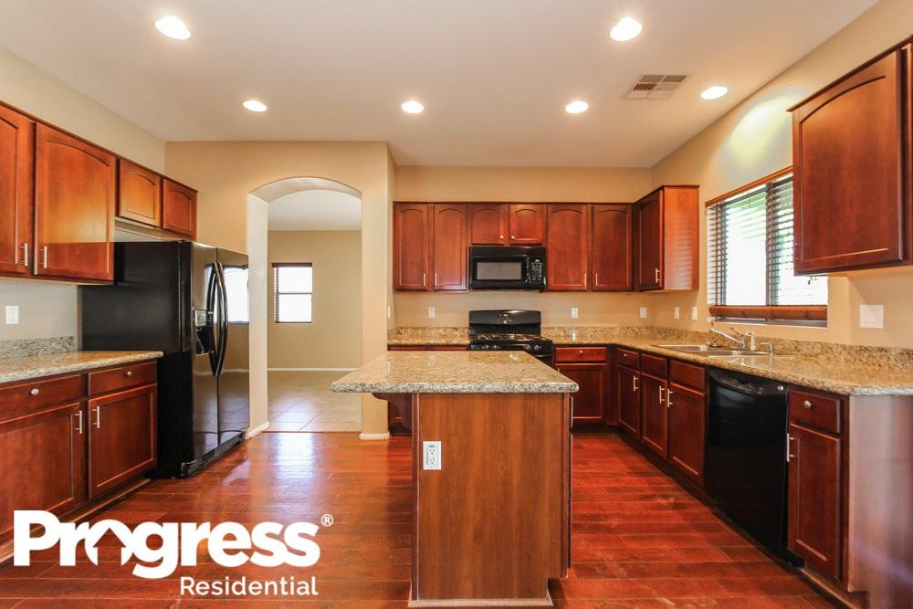 11171 N 165th Ave - Photo 3 of 15
