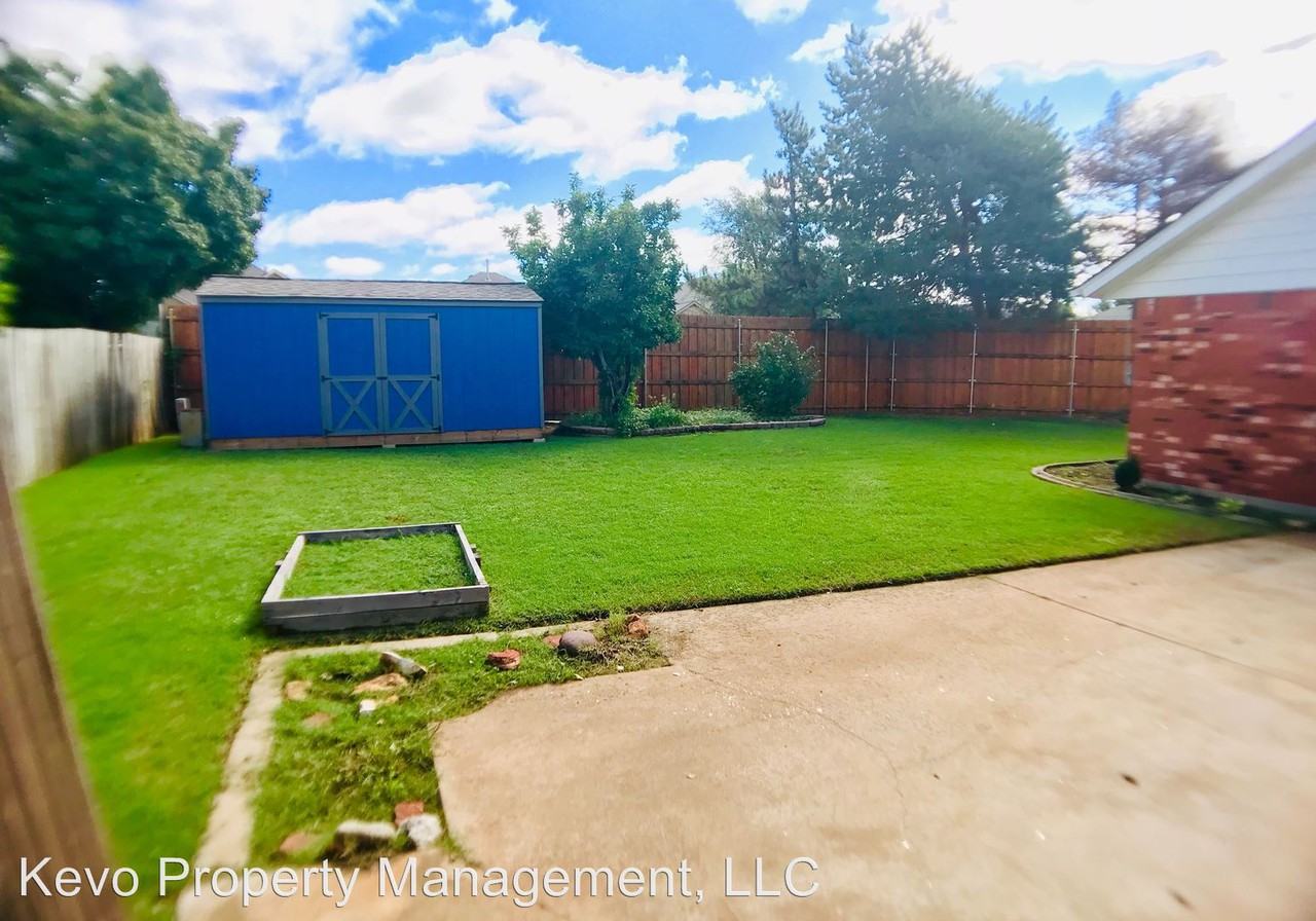 4000 Bar Harbor Cir - Photo 2 of 18