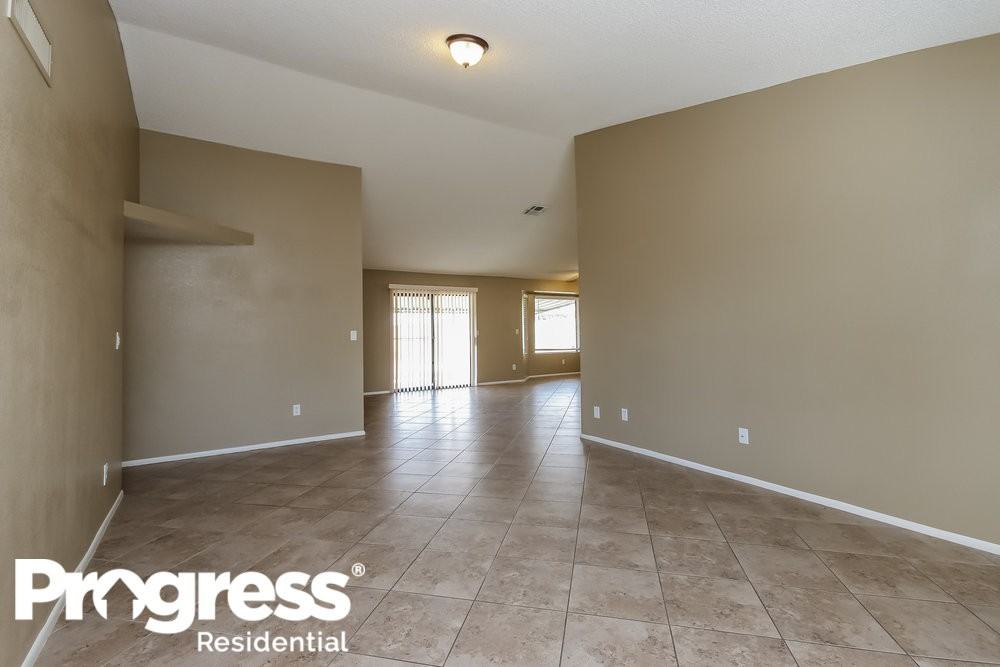 19060 N 5th Ave - Photo 3 of 14