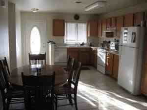 1112 E 10th St S - Photo 3 of 8