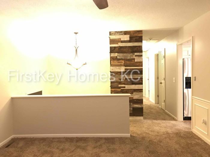 14825 S Bradley Dr - Photo 2 of 21