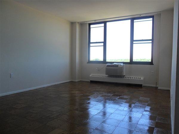 Maple Ave - Photo 3 of 4