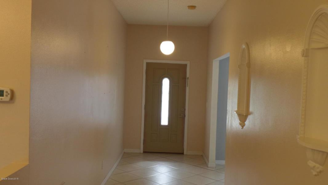 1844 Bayhill Dr - Photo 2 of 18