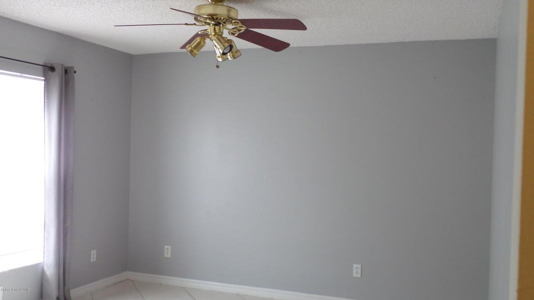 1844 Bayhill Dr - Photo 3 of 18