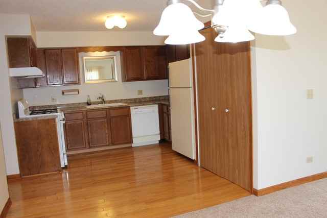 1172 Manchester Ct #1172 - Photo 2 of 13