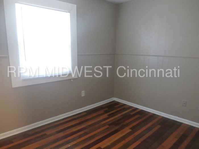 3429 Niagara St - Photo 3 of 10