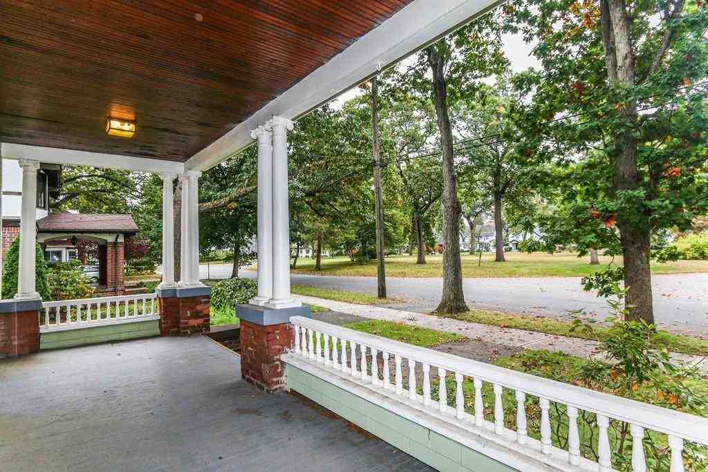 38 Hazelwood Ave - Photo 3 of 23