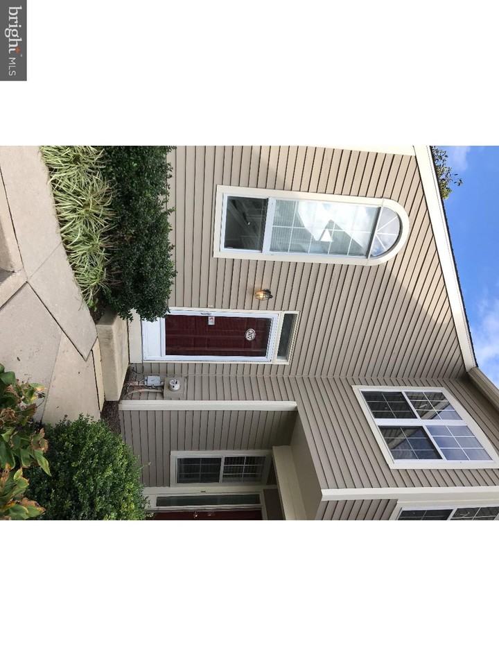 207 Cheswold Ct - Photo 2 of 19