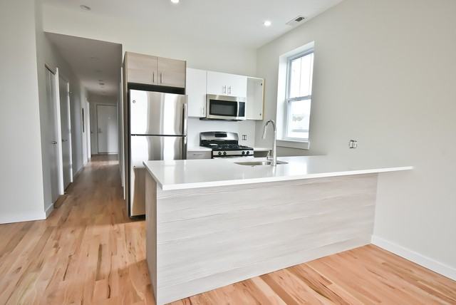 1740 West Henderson Street #2e