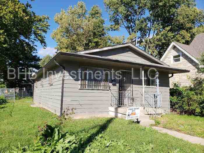 2830 W St Clair St - Photo 3 of 4