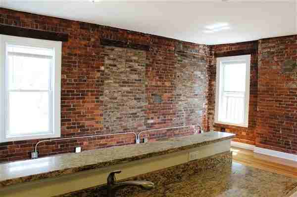 488 Chapel St - Photo 2 of 7