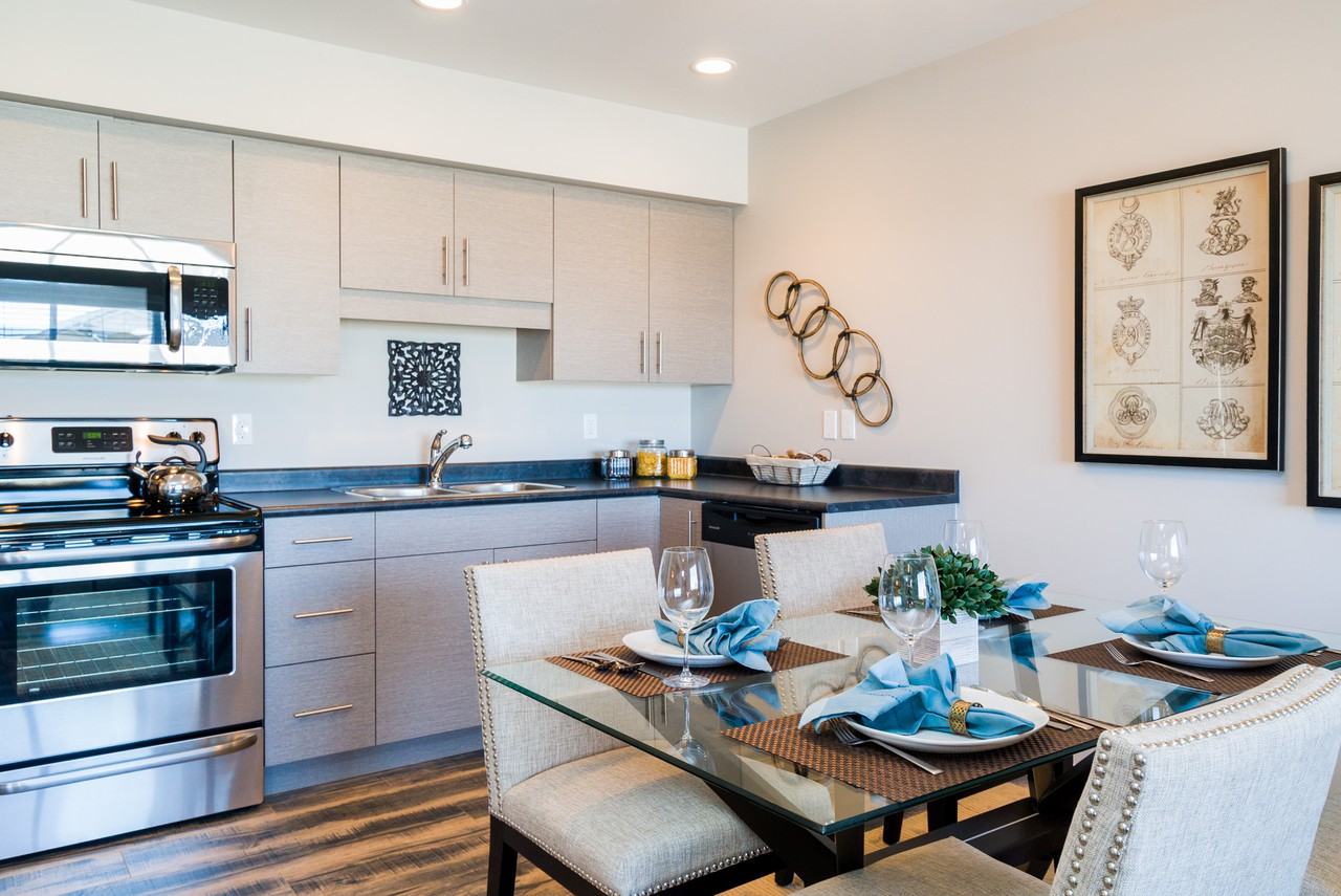 100 Southview Crescent - Photo 5 of 11