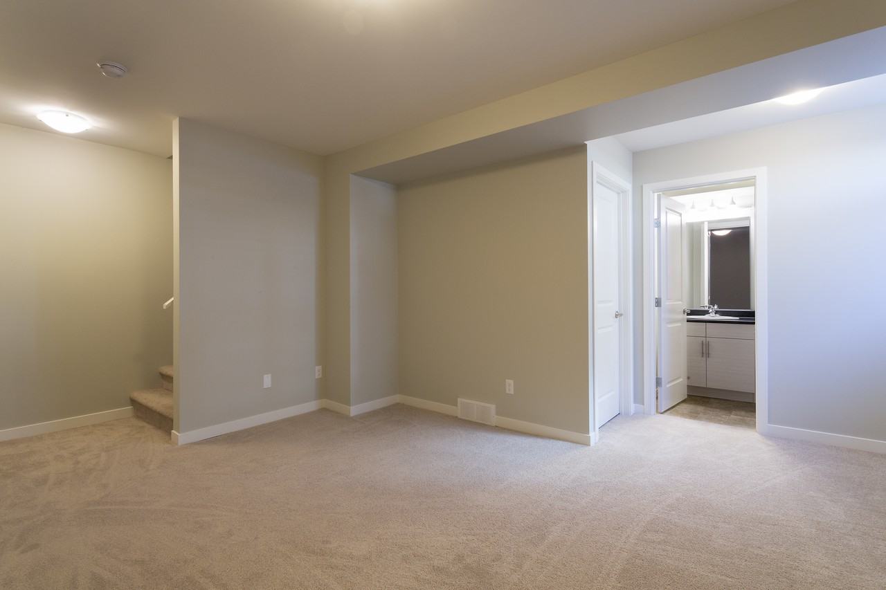 100 Southview Crescent - Photo 7 of 11
