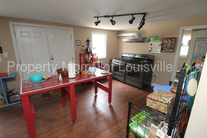 1912 Mellwood Ave - Photo 3 of 11