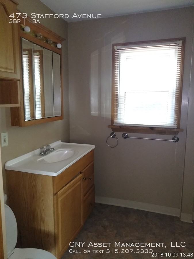 473 Stafford Ave - Photo 3 of 10