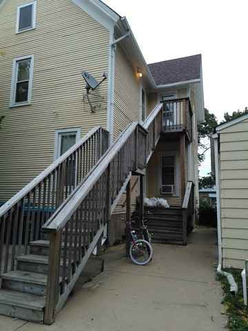 725 Concord St #B - Photo 2 of 14