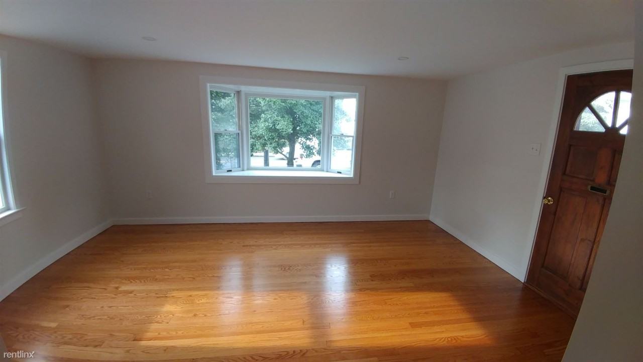 115 W Colebrook St - Photo 2 of 10