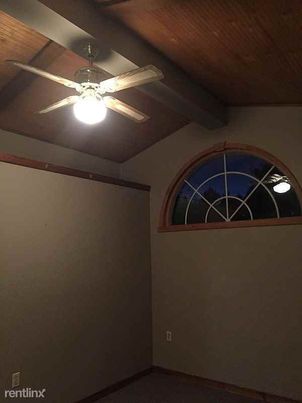 91 Washington Rd - Photo 3 of 8