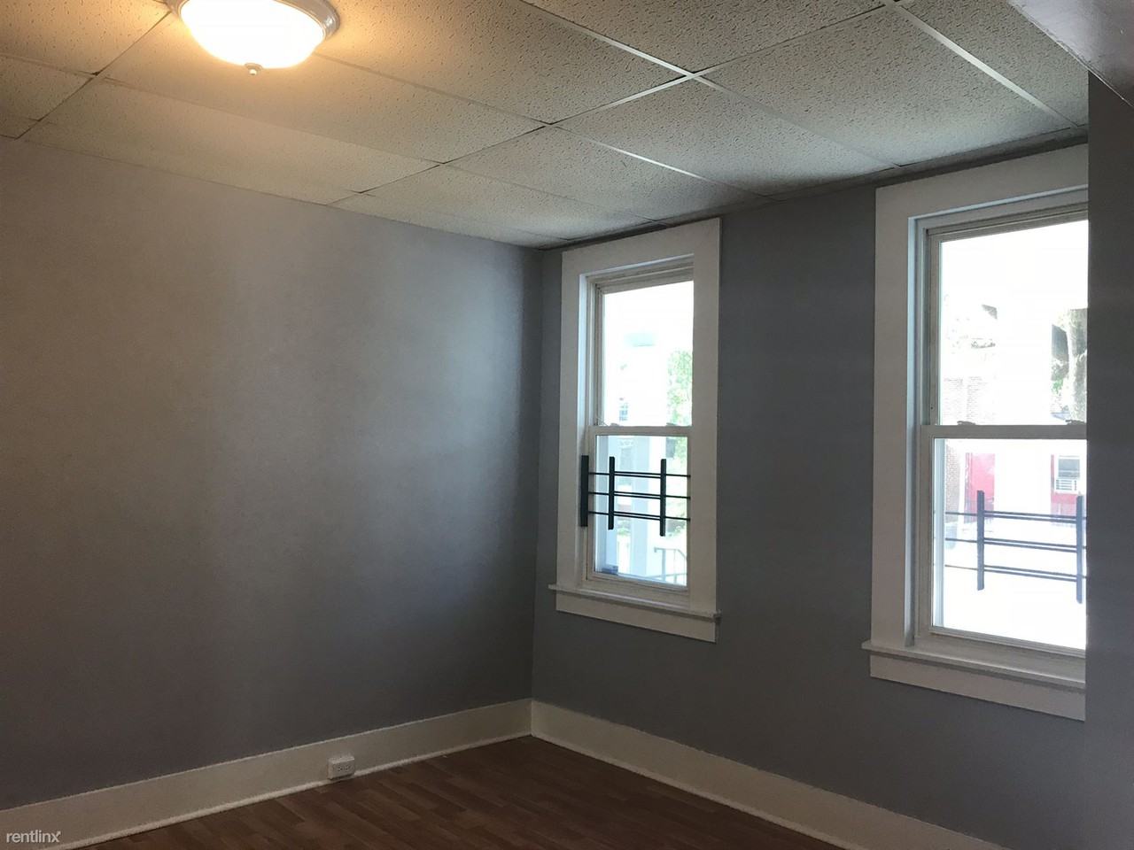 4913 Palmer Ave - Photo 3 of 12