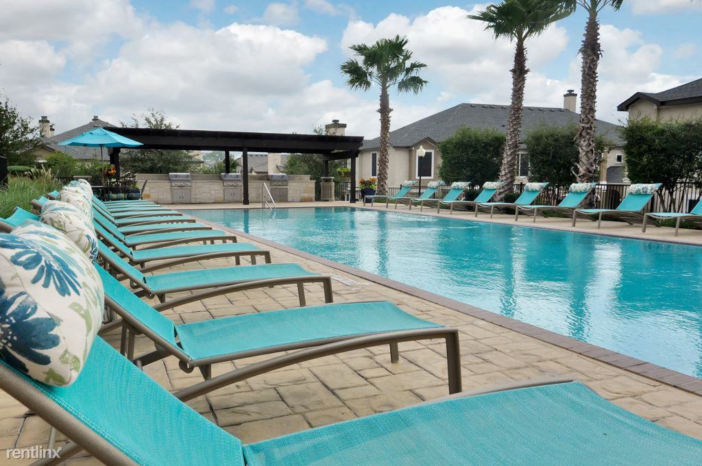 22000 Bulverde Rd - Photo 2 of 10