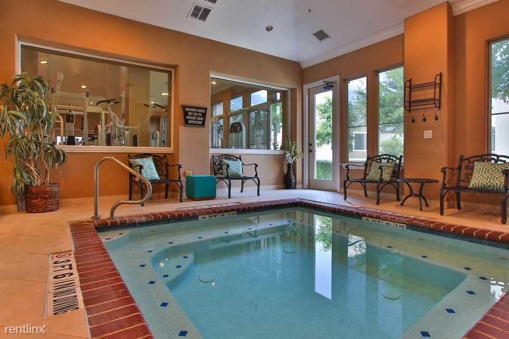 22000 Bulverde Rd - Photo 3 of 10