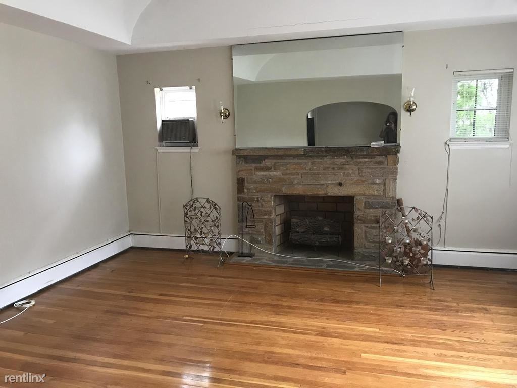 2605 Oakley Ave - Photo 2 of 9