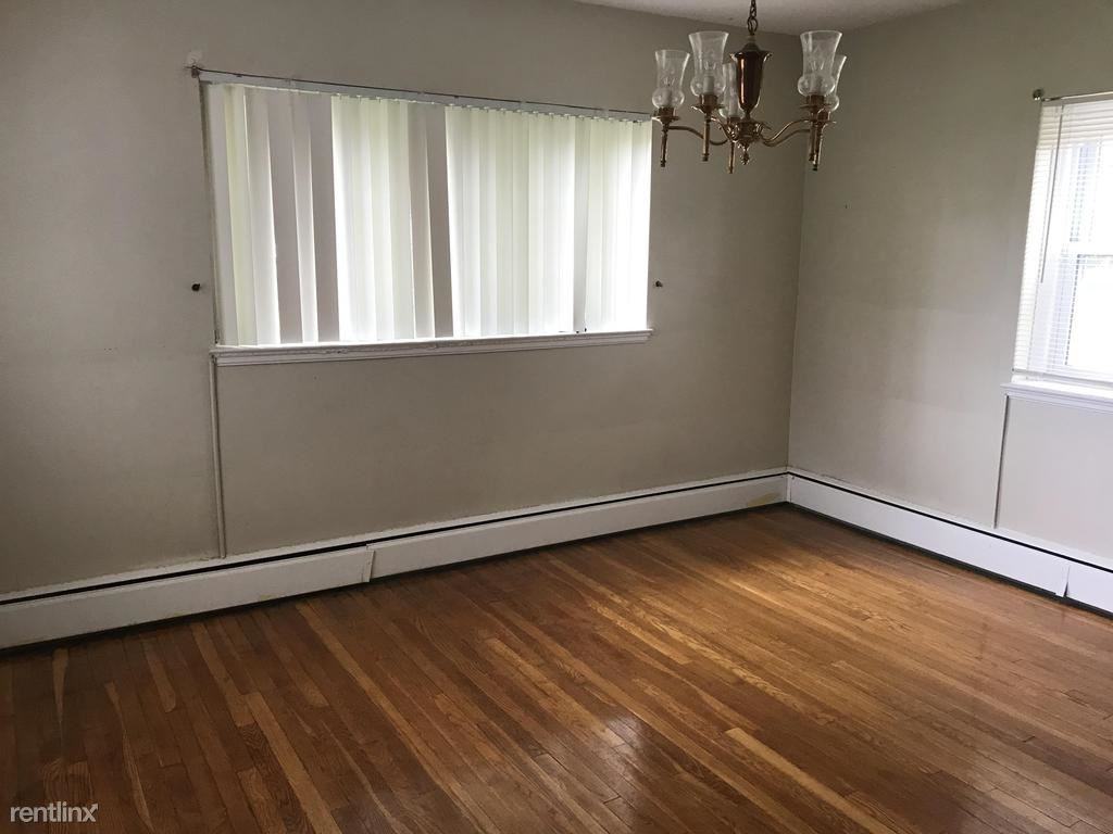 2605 Oakley Ave - Photo 3 of 9