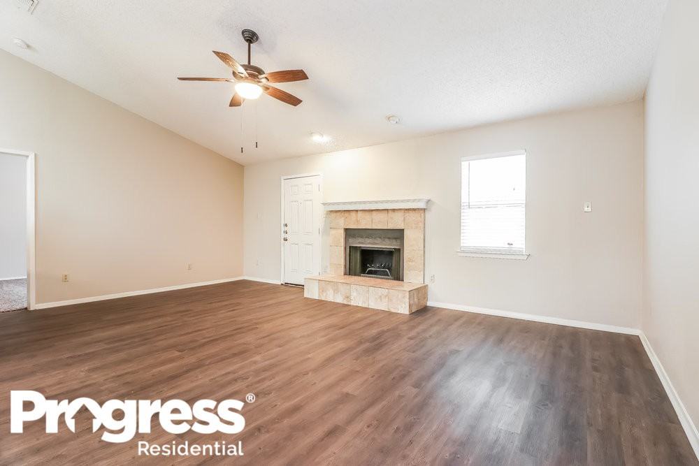 2917 Highlawn Ter - Photo 2 of 16